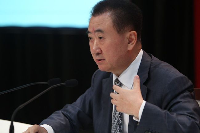 【比赛关键事件】第26分钟，克罗斯送出直塞，迪亚斯前插摆脱防守，直接面对对方门将安德烈-费雷拉推射将球打进，皇马1-0格拉纳达。